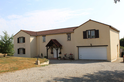 Maison à vendre à Beaulieu-sous-la-Roche, Vendée, Pays de la Loire, avec Leggett Immobilier