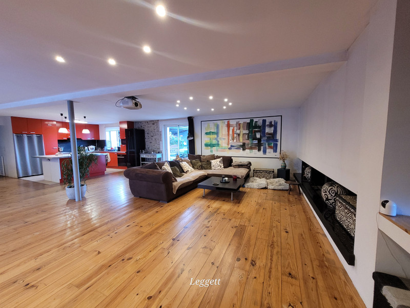 French property for sale in Terres-de-Haute-Charente, Charente - €304,950 - photo 5