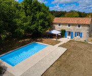 Propriété à vendre à Nanteuil-en-Vallée, Charente - 299 950 € - photo n°1
