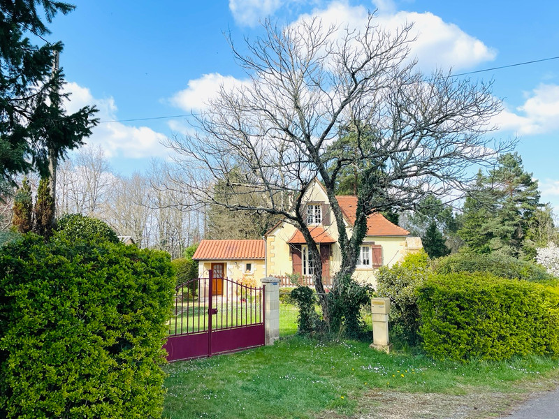 Maison à vendre à Rouffignac-Saint-Cernin-de-Reilhac, Dordogne - 333.900 € - photo 1