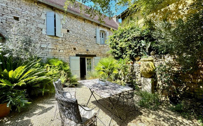 French property for sale in Thédirac, Lot - €472,500 - photo 2