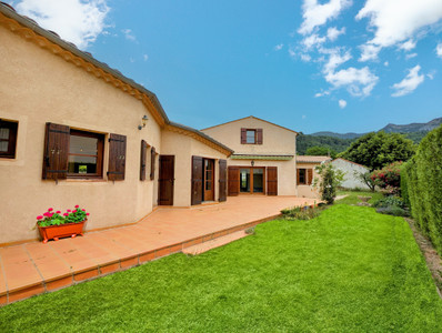 French property for sale in Nyons, Drôme - €390,000 - photo 1
