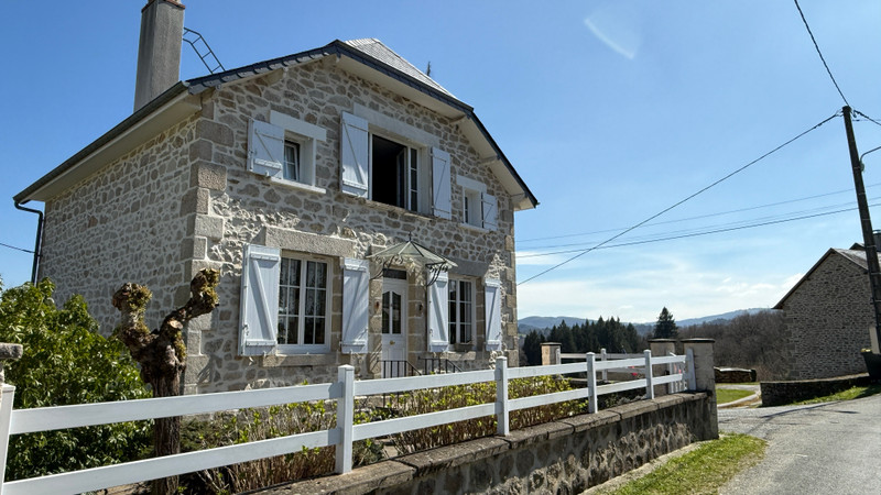 Maison à vendre à Treignac, Corrèze - 223.900 € - photo 1