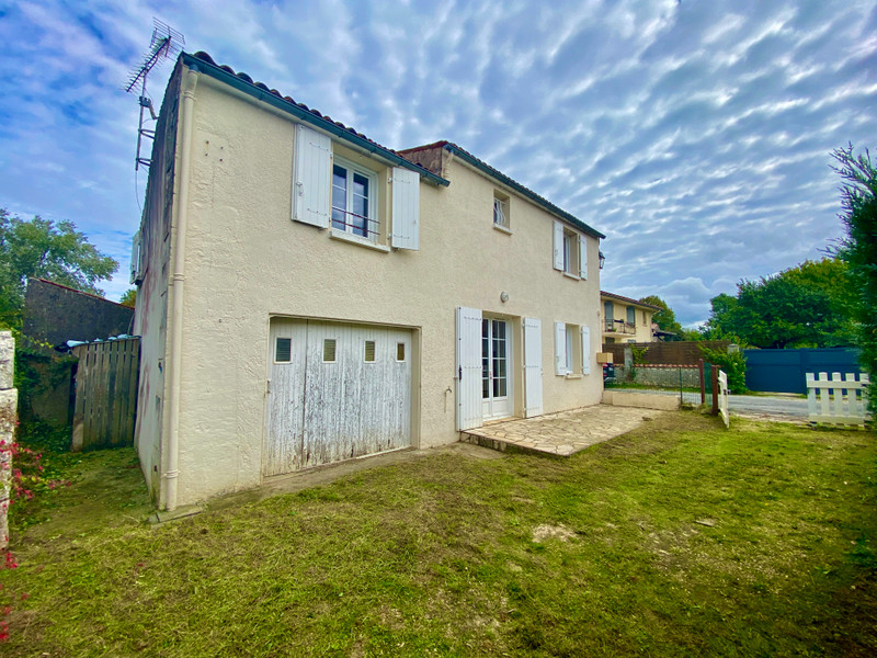 French property for sale in Clion, Charente-Maritime - €149,800 - photo 3