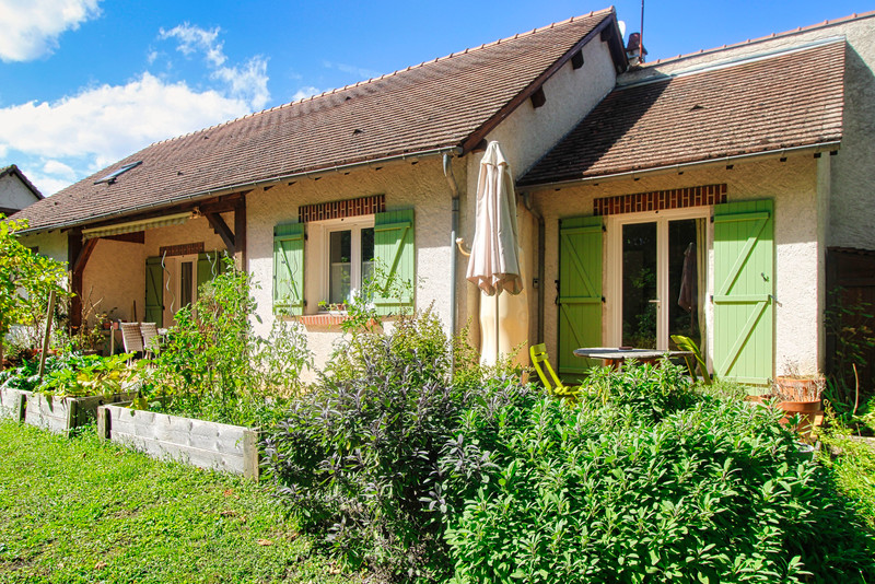 French property for sale in Cour-Cheverny, Loir-et-Cher - €349,800 - photo 0