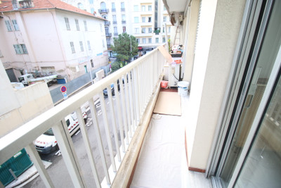 French property for sale in Nice, Alpes-Maritimes - €495,000 - photo 1