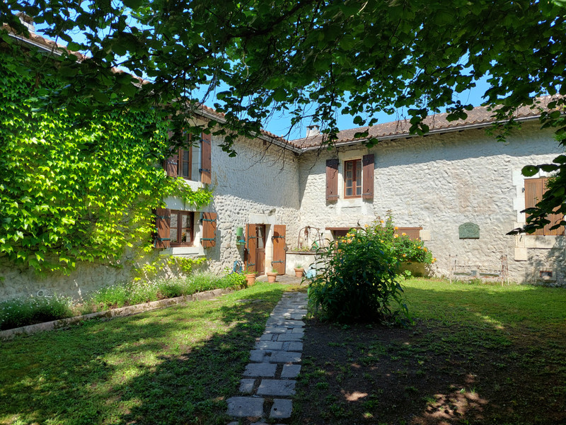 French property for sale in Villebois-Lavalette, Charente - €449,000 - photo 4