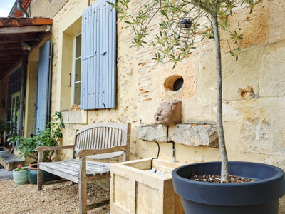 French property for sale in Montbron, Charente - €530,000 - photo 6