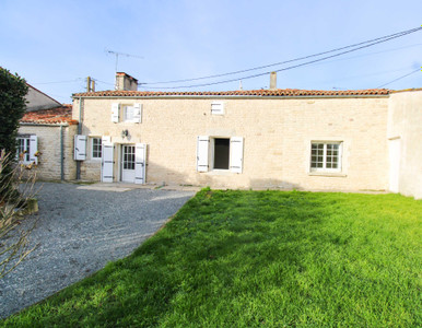 Maison à vendre à Essouvert, Charente-Maritime, Poitou-Charentes, avec Leggett Immobilier