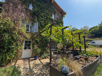 Maison à vendre à Courpière, Puy-de-Dôme - 350.000 € - photo 1