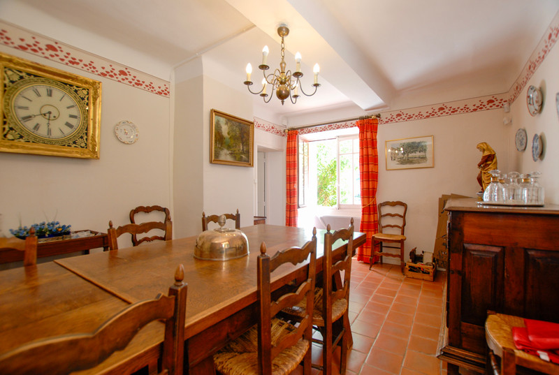 French property for sale in Saint-Maximin-la-Sainte-Baume, Var - €1,196,000 - photo 6