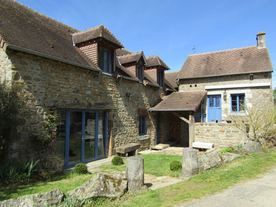 Maison à vendre à Saint-Pierre-des-Nids, Mayenne, Pays de la Loire, avec Leggett Immobilier