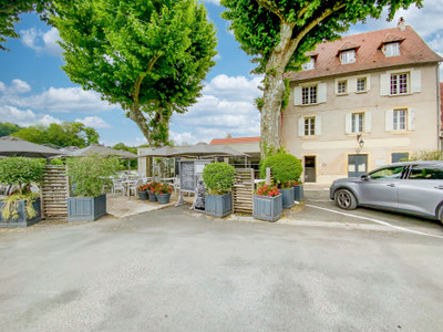 Commerce à vendre à Montignac, Dordogne, Aquitaine, avec Leggett Immobilier