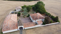 Propriété à vendre à Condéon, Charente - 449 000 € - photo n°2