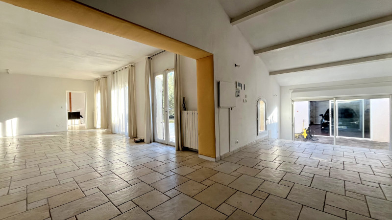 French property for sale in Avignon, Vaucluse - €395,000 - photo 1