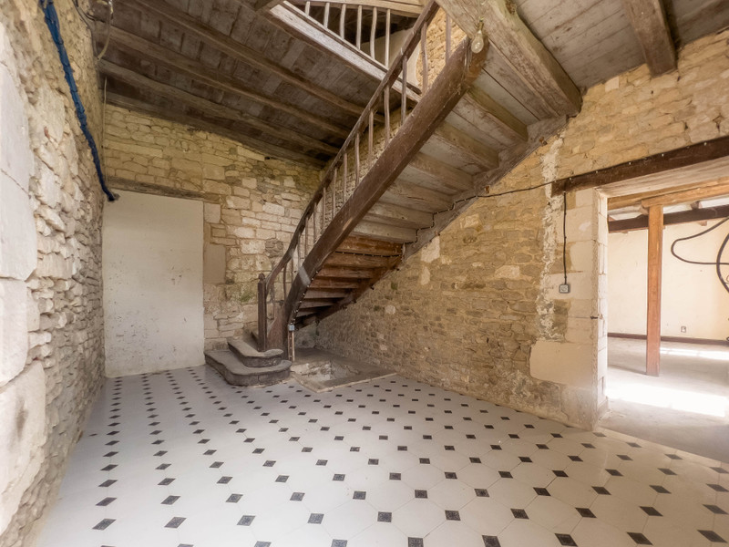 French property for sale in Angoulême, Charente - €397,500 - photo 5