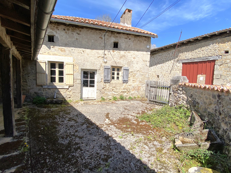 Maison à vendre à Busserolles, Dordogne - 66.600 € - photo 1