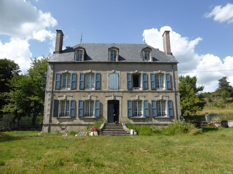 House for sale in ChaudesAigues Cantal Beautiful maison de maitre
