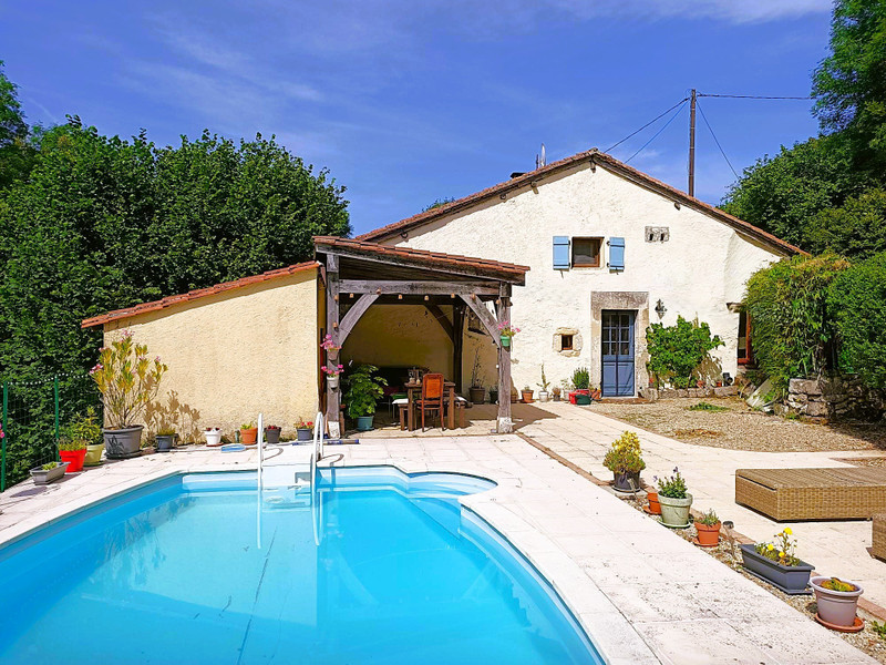 Propriété à vendre à La Tour-Blanche-Cercles, Dordogne - 179 500 €