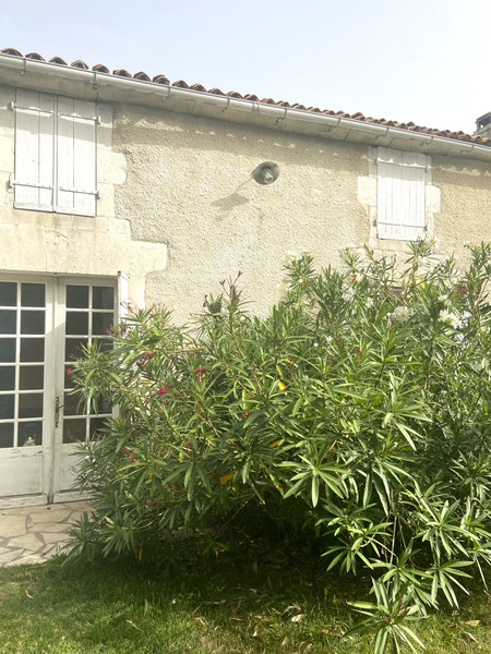 French property for sale in Lignières-Sonneville, Charente - €183,600 - photo 1
