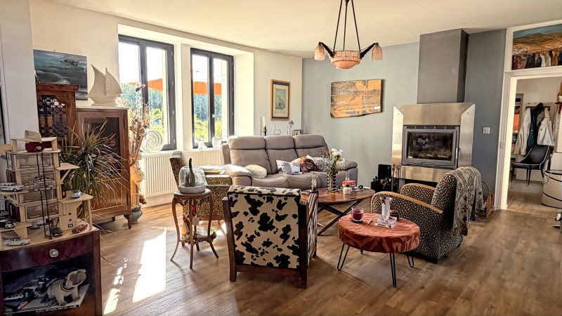 French property for sale in Bessé, Charente - €395,500 - photo 2