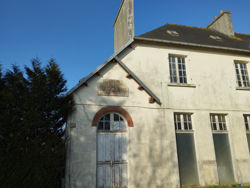 French property for sale in Loc-Eguiner-Saint-Thégonnec, Finistère - €172,800 - photo 1