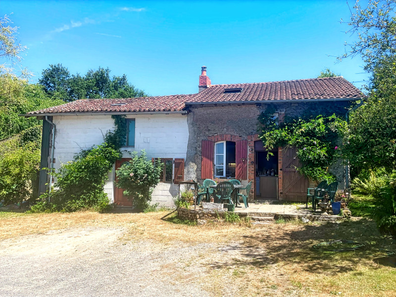 Propriété à vendre à Luchapt, Vienne - 109 000 €