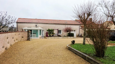 Maison à vendre à Maillé, Vienne, Poitou-Charentes, avec Leggett Immobilier