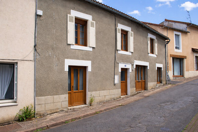 Maison à vendre à L'Isle-Jourdain, Vienne, Poitou-Charentes, avec Leggett Immobilier