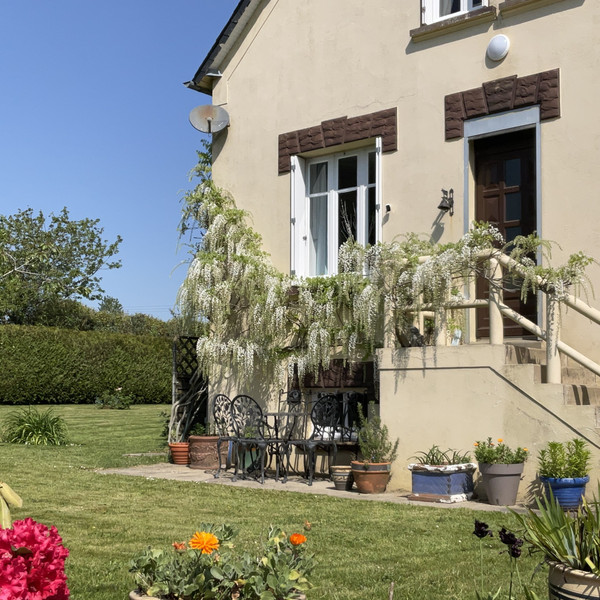 French property for sale in Maël-Carhaix, Côtes-d'Armor - €219,350 - photo 1