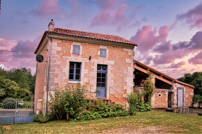 Maison à vendre à Laprade, Charente, Poitou-Charentes, avec Leggett Immobilier