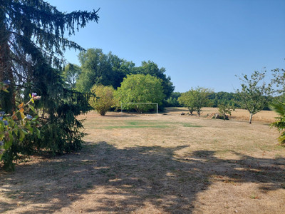 French property for sale in Vouzan, Charente - €265,000 - photo 12