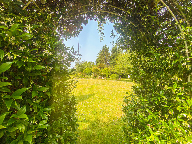 French property for sale in Mouzon, Charente - €477,000 - photo 7