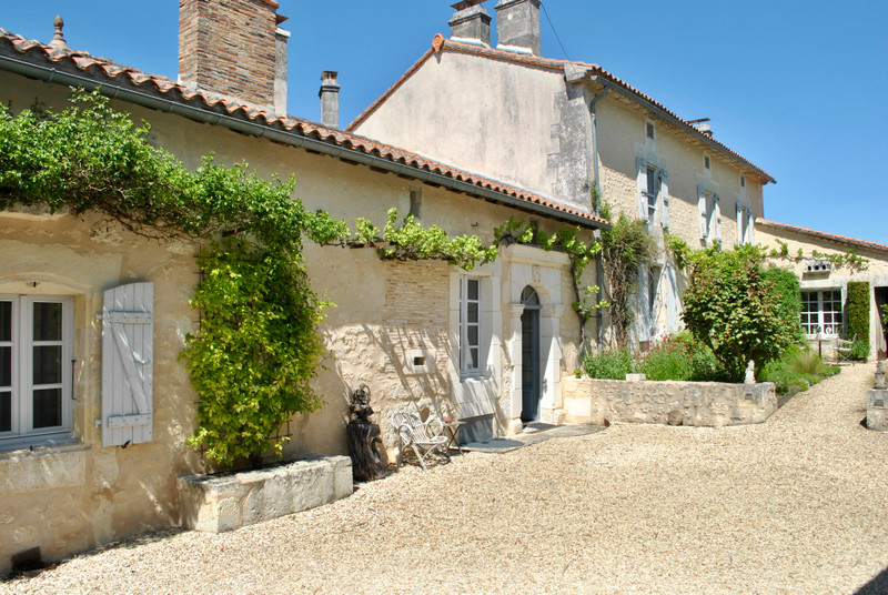 French property for sale in Ronsenac, Charente - photo 4