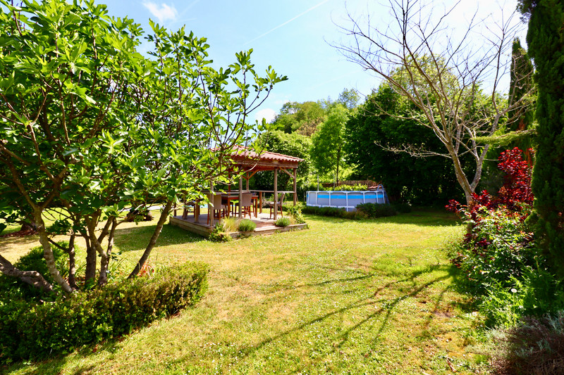 French property for sale in Montbron, Charente - €169,500 - photo 3