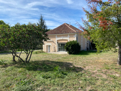 French property for sale in Rougnac, Charente - €210,600 - photo 2