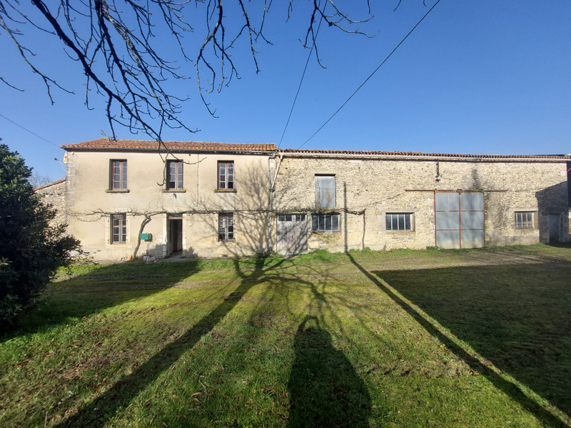 French property for sale in Villebois-Lavalette, Charente - €162,000 - photo 2