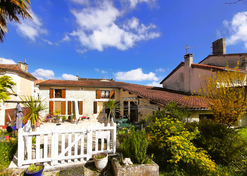 French property for sale in Saint-Séverin, Charente - €267,750 - photo 0