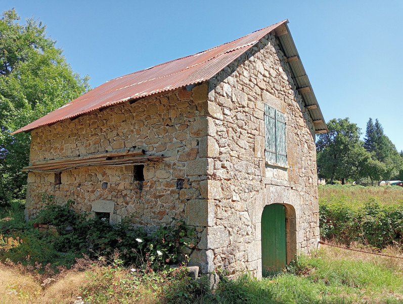 French property for sale in Marcillac-la-Croisille, Corrèze - €278,200 - photo 2