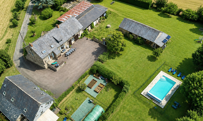 Propriété à vendre à Saint-Denis-de-Gastines, Mayenne - 416 000 €