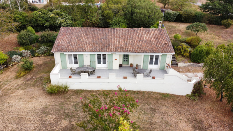 Maison à vendre à Pérignac, Charente - 212.000 € - photo 1