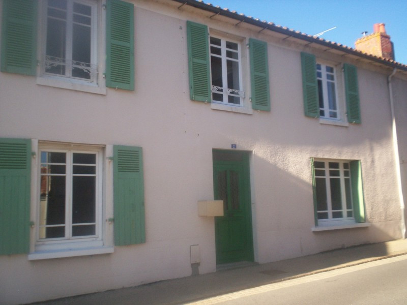 Maison à vendre à Mouilleron-Saint-Germain, Vendée - 88 000 € - photo 1