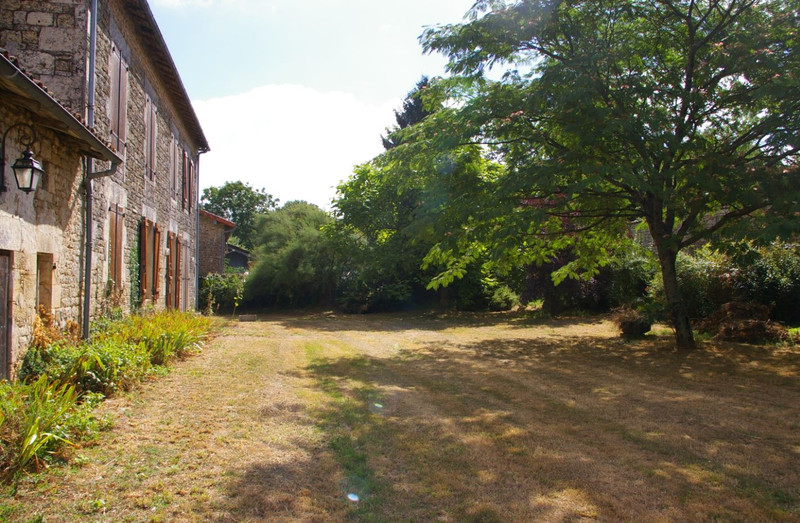 French property for sale in Alloinay, Deux-Sèvres - €145,000 - photo 5