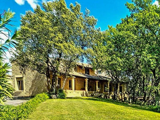 Maison à vendre à Vers-Pont-du-Gard, Gard - 819 000 € - photo 1