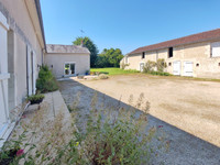 Maison à vendre à Saint-Gervais-les-Trois-Clochers, Vienne - 247.500 € - photo 10