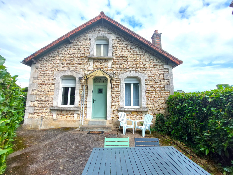 Maison à vendre à Marthon, Charente - 227 900 € - photo 1