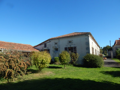 French property for sale in Ronsenac, Charente - €787,500 - photo 3