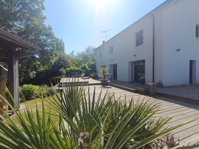 Maison à vendre à Saint-Seurin-sur-l'Isle, Gironde, Aquitaine, avec Leggett Immobilier