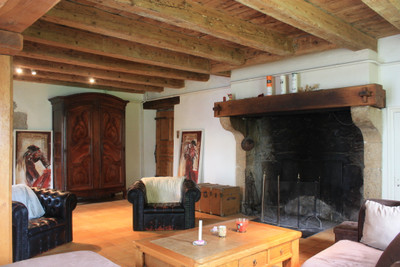 Magnificent, renovated 16th century manoir with 19 historic rooms, swimming pool and converted outbuilding.  