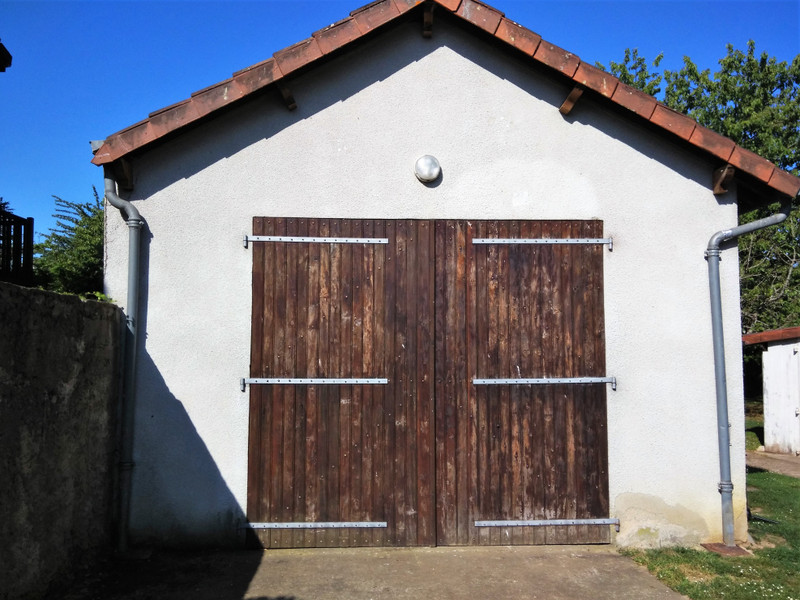French property for sale in Fontaine-le-Comte, Vienne - &#8364;275,300 - photo 3